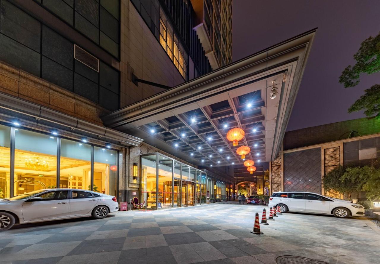 Ramada Yichang Hotel Екстериор снимка