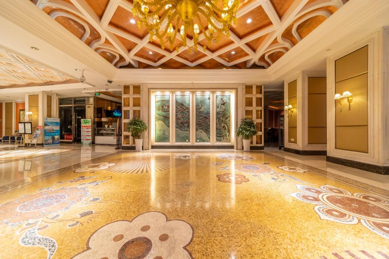 Ramada Yichang Hotel Екстериор снимка