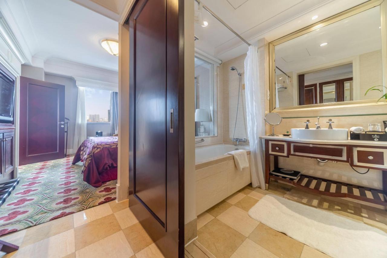 Ramada Yichang Hotel Екстериор снимка