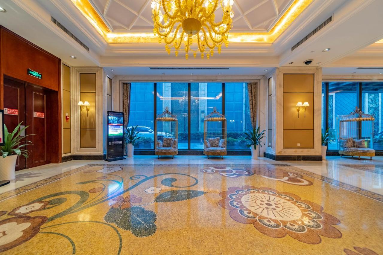 Ramada Yichang Hotel Екстериор снимка