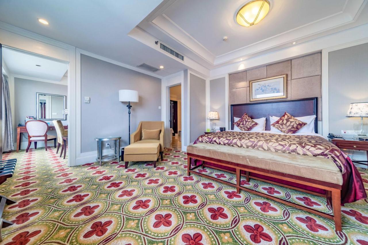 Ramada Yichang Hotel Екстериор снимка