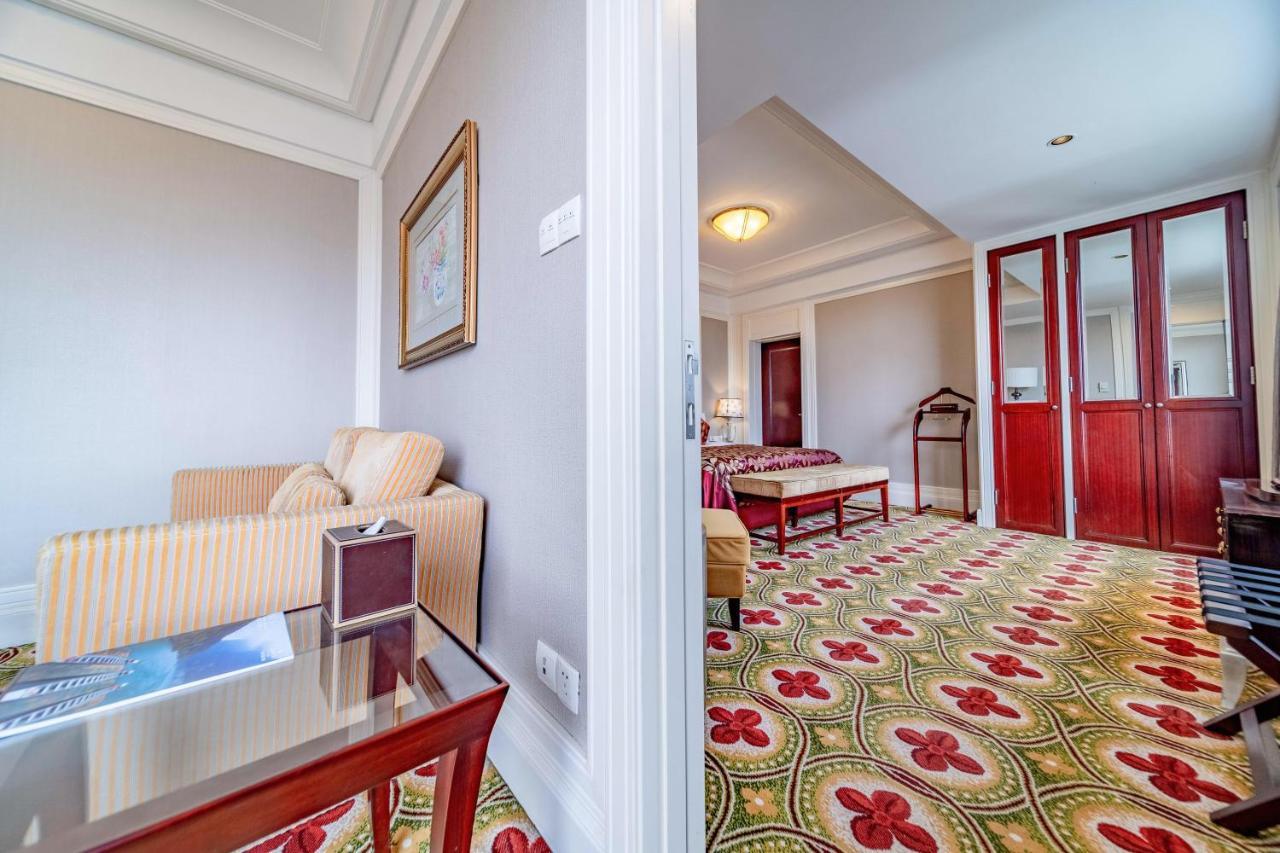 Ramada Yichang Hotel Екстериор снимка