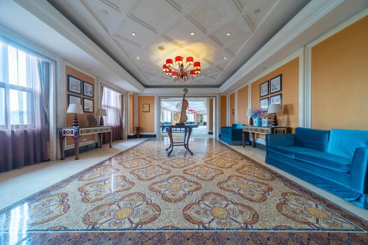 Ramada Yichang Hotel Екстериор снимка