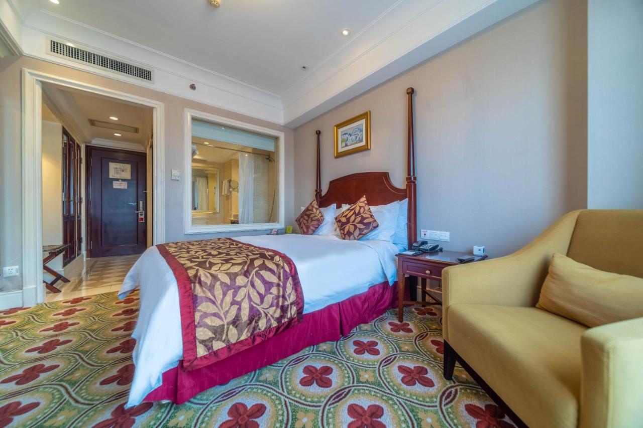 Ramada Yichang Hotel Екстериор снимка