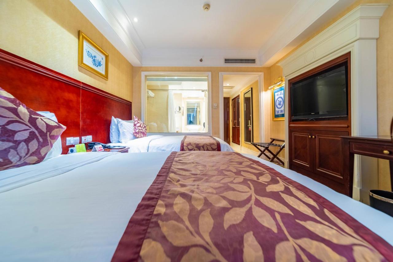 Ramada Yichang Hotel Екстериор снимка
