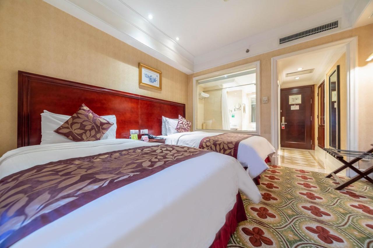 Ramada Yichang Hotel Екстериор снимка