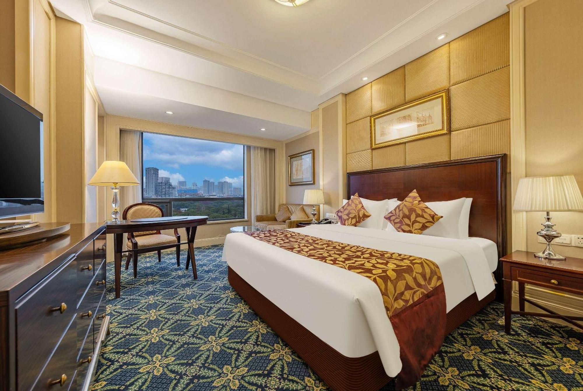 Ramada Yichang Hotel Екстериор снимка