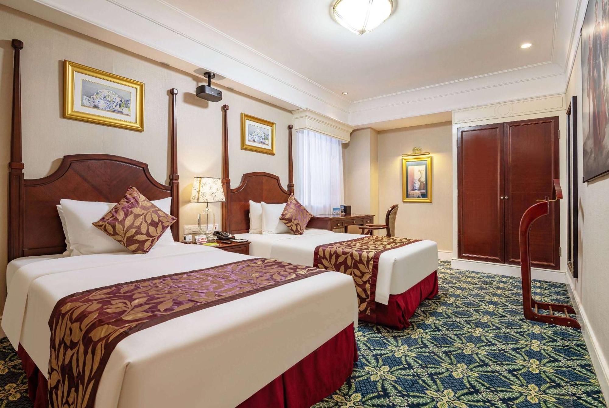 Ramada Yichang Hotel Екстериор снимка
