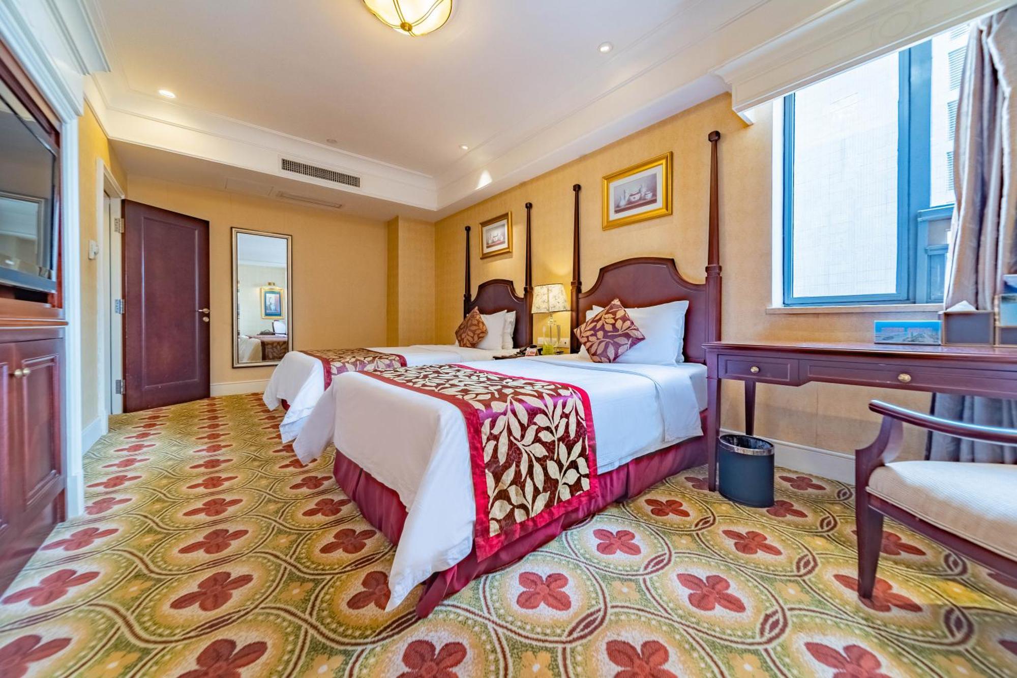Ramada Yichang Hotel Екстериор снимка